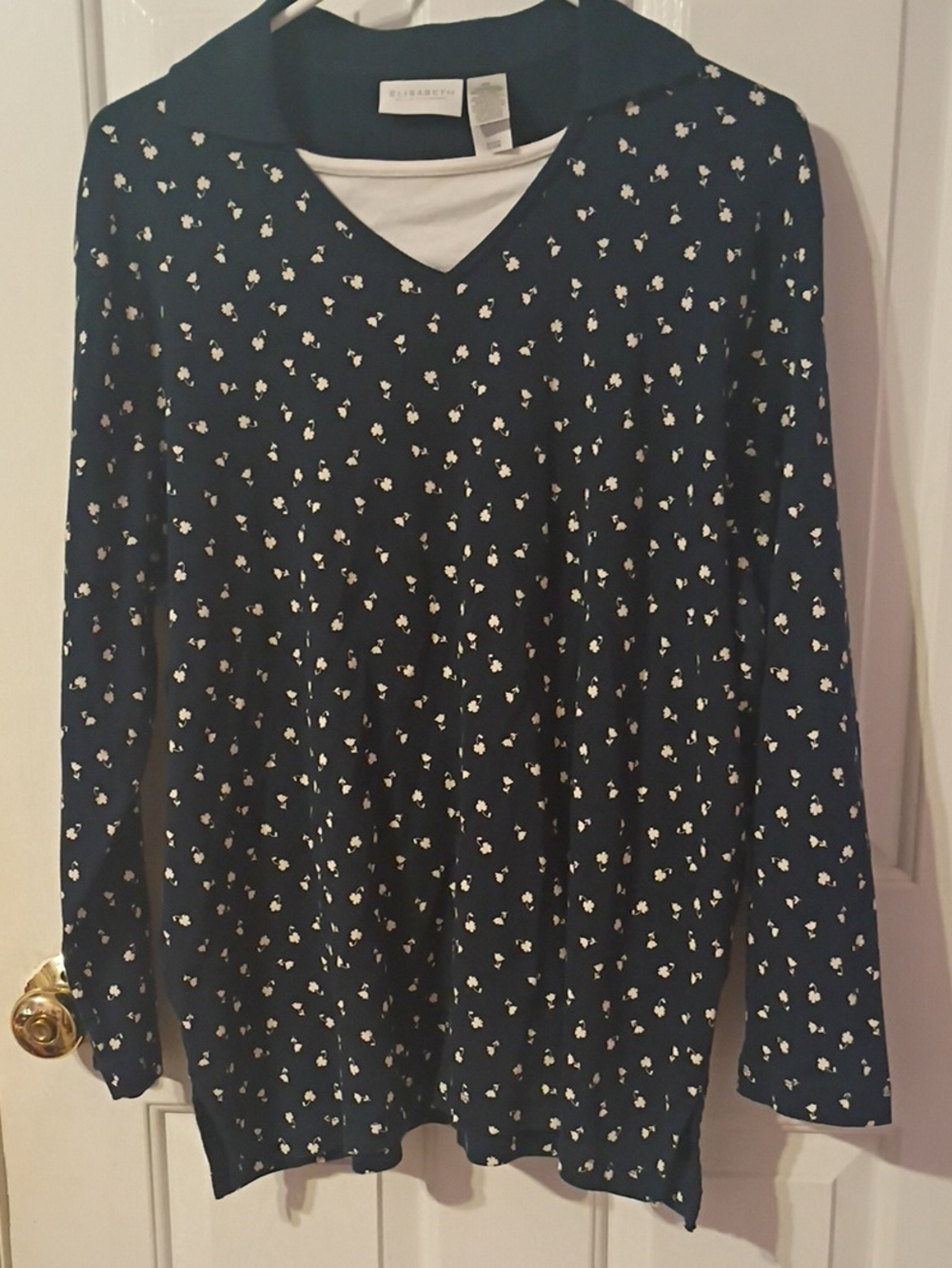 Elizabeth By Liz ClaiborneWomen's Navy Floral V-Neck Long Sleeve Top